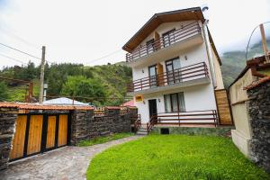 Gallery image of Sno Inn Kazbegi in Stepantsminda