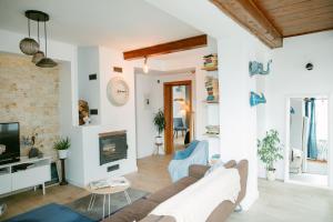 O zonă de relaxare la Casa Domestic, Modern Guest House