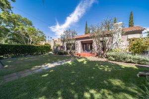 Gallery image of 1925 Spanish Villa Retreat near Disneyland in Historic Park Santiago home in Santa Ana