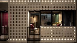 A seating area at Project 3 Urban Chic Hotel