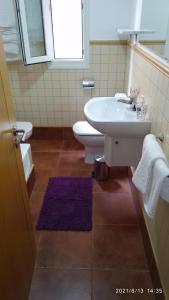 A bathroom at La flor del Atlantico