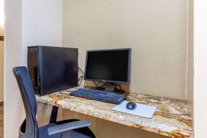 TV a/nebo společenská místnost v ubytování Comfort Inn Payson