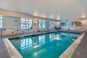 The swimming pool at or close to Comfort Inn Williamsport