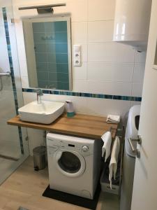 A bathroom at ZÁMOR HOLIDAY HOUSE