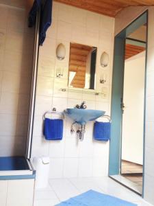 Ванная комната в Ferienwohnung Gruß aus Partenkirchen