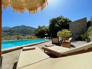 Fabulous Rustic Villa Set On Mountain With Unique Views ...