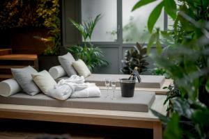 Uma área de estar em Central Park Hôtel & Spa