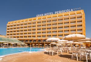 Bazén v ubytování Gran Hotel Peñiscola nebo v jeho okolí