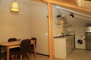 Una cocina o zona de cocina en Davit batoni Guest house