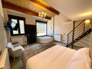 Gallery image of Akla Hotel Suites Valles Pasiegos in Saro