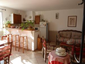 Köök või kööginurk majutusasutuses Les Tournesols