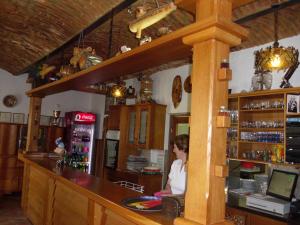 Lounge nebo bar v ubytování Gostilna in prenočišče KOCJAN