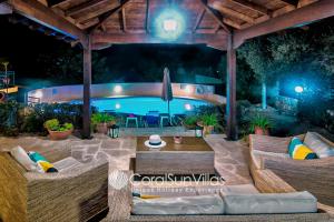 Afbeelding uit fotogalerij van Apollon Harmony Villa, by Coral Sun Villas in Coral Bay