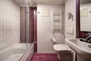 Koupelna v ubytování Almina Hotel - Special Class