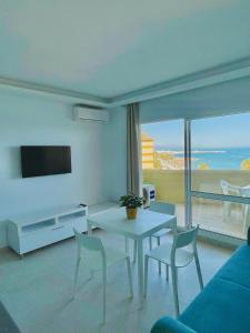 Benal Beach Sea View Apartment (Benalmadena), Benalmádena ...
