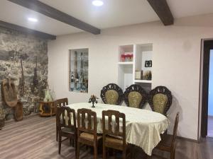 Prostor za sedenje u objektu IURI udesiani's GUESTHOUSE