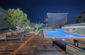 Bazén v ubytování Liberty Living Apartments nebo v jeho okolí
