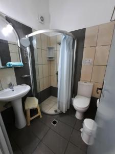 Bilik mandi di Villa Nektaria