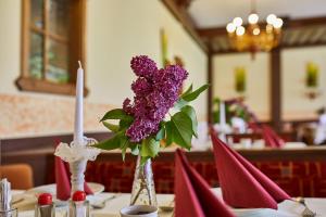 Reštaurácia alebo iné gastronomické zariadenie v ubytovaní Landgasthof Klausner