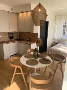 Kuchnia lub aneks kuchenny w obiekcie Na Wczasowej - Apartamenty