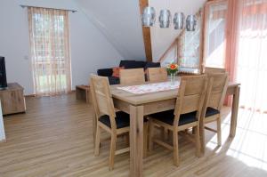 Posedenie v ubytovaní Voitsberg-Apartments + 17 fotografií