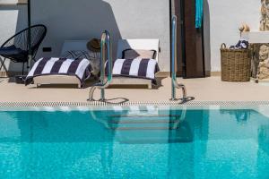 Bazén v ubytovaní Cosy Loft w Private Pool & Patio alebo v jeho blízkosti