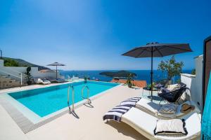 Bazén v ubytovaní Cosy Loft w Private Pool & Patio alebo v jeho blízkosti