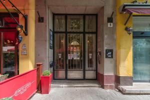 Exteriér alebo vchod do ubytovania Music Academy Suite Café Vian Apartman Kft