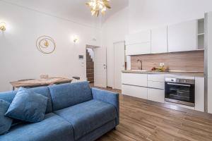 Kuchyňa alebo kuchynka v ubytovaní FLOWER SUITE B&B