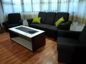 Ruang duduk di Apartmani Ćosić