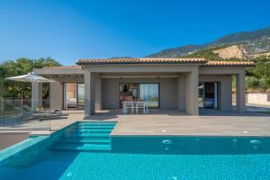 Πισίνα στο ή κοντά στο villa Calma