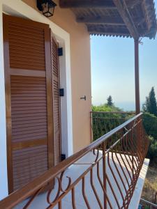 Balcony o terrace sa Casa Tierra Loutses