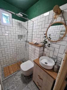 Kúpeľňa v ubytovaní Világos Kert Balatonvilágos Chill House + 29 fotografií