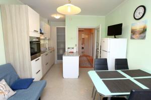 Kuchyň nebo kuchyňský kout v ubytování Apartment CVETKO
