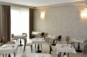 Restaurace v ubytování Hotel Cecina Beach