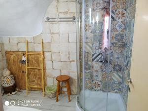 A bathroom at Violetta Rooms