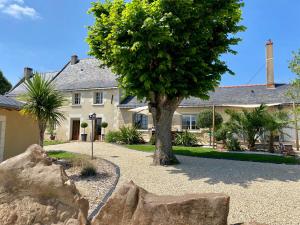 Κήπος έξω από το Domaine des Varennes