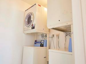 Η κουζίνα ή μικρή κουζίνα στο haku hostel