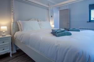 Gallery image of Marina View - 1 Bedroom Apartment - Neyland Marina in Neyland