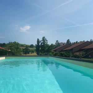 Bazén v ubytování Serravalle Golf Hotel nebo v jeho okolí