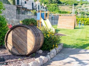 Sodas prie apgyvendinimo įstaigos Borgo dei Fiori - relax and sea view with swimming pool
