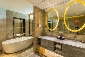 Vannituba majutusasutuses Ramada Foshan Nanhai