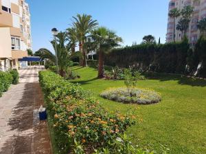 Vonkajšia záhrada v ubytovaní Apartamento ValentinaBeach