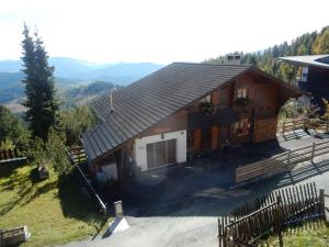 Nespecifikovaný výhled na hory nebo výhled na hory při pohledu z apartmánu
