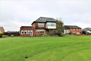 Gallery image of Greenlees Clubhouse 3 Bed in Cambuslang