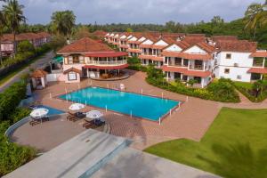 Бассейн в Nanu Beach Resort & Spa или поблизости