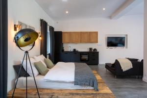 Posteľ alebo postele v izbe v ubytovaní Staymoovers - Secret Loft w pobliżu Krakowa