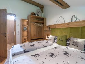 A bed or beds in a room at Bauernhof Unterstegen