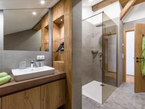 A bathroom at Bauernhof Unterstegen Még 37 kép