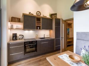 A kitchen or kitchenette at Bauernhof Unterstegen